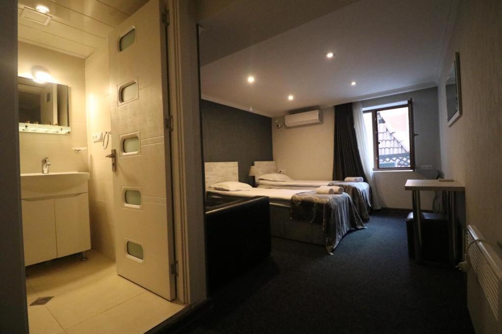 Elno Hotel Tbilisi Bagian luar foto