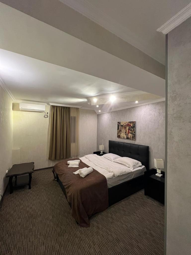 Elno Hotel Tbilisi Bagian luar foto