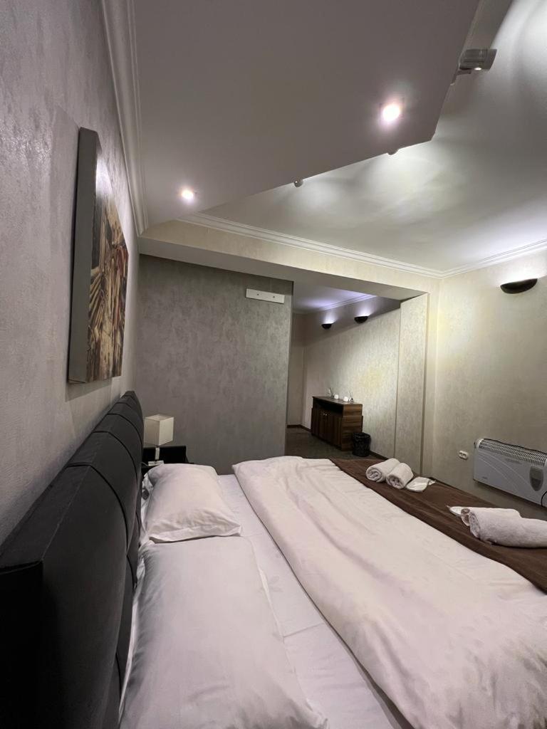 Elno Hotel Tbilisi Bagian luar foto
