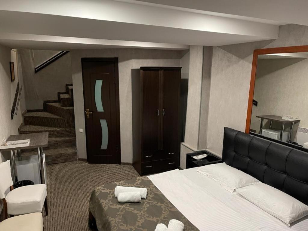 Elno Hotel Tbilisi Bagian luar foto